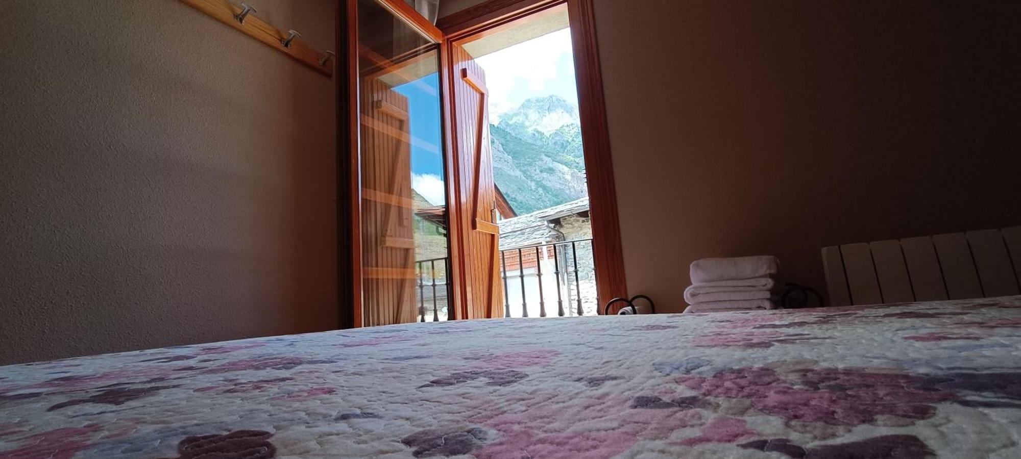 Apartamento El Refugio De Sara Benasque Ngoại thất bức ảnh
