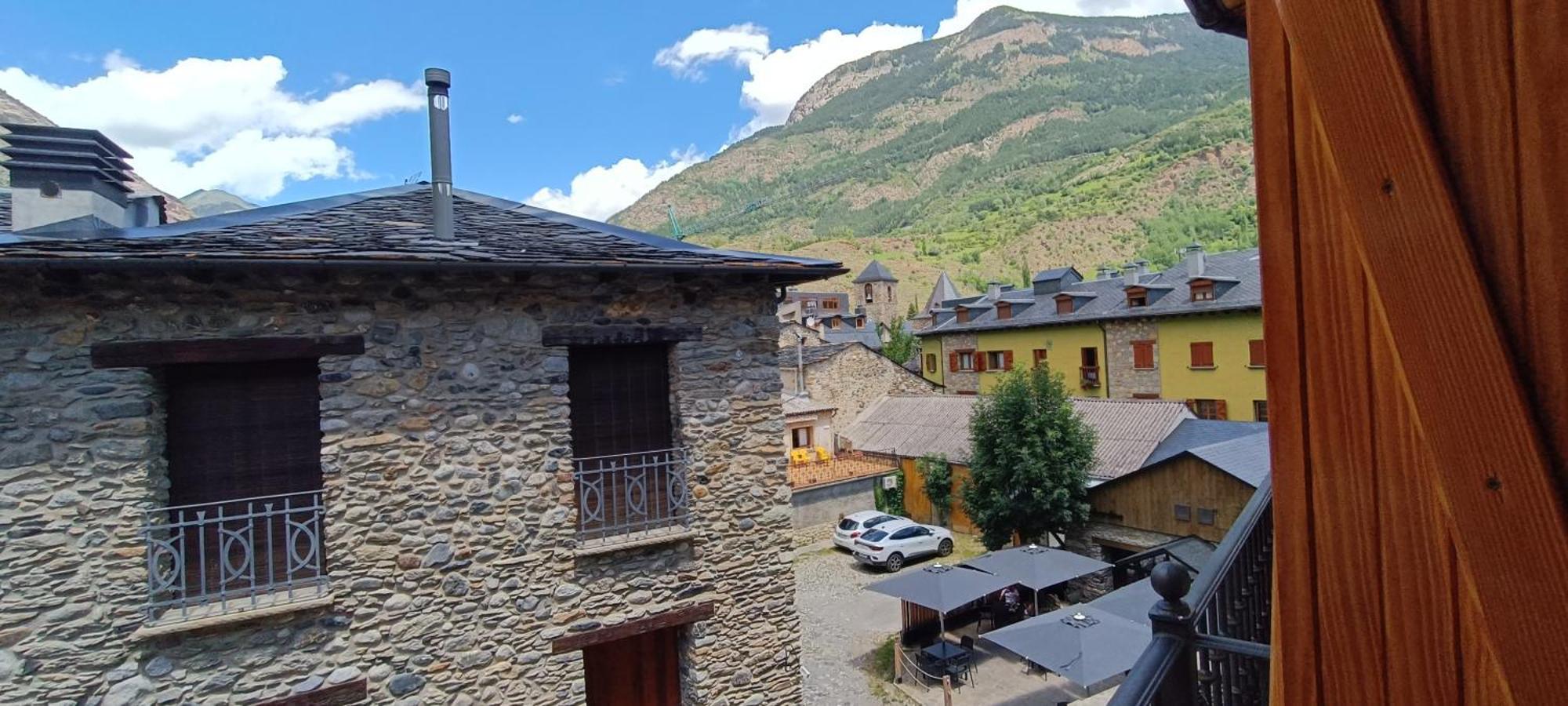 Apartamento El Refugio De Sara Benasque Ngoại thất bức ảnh