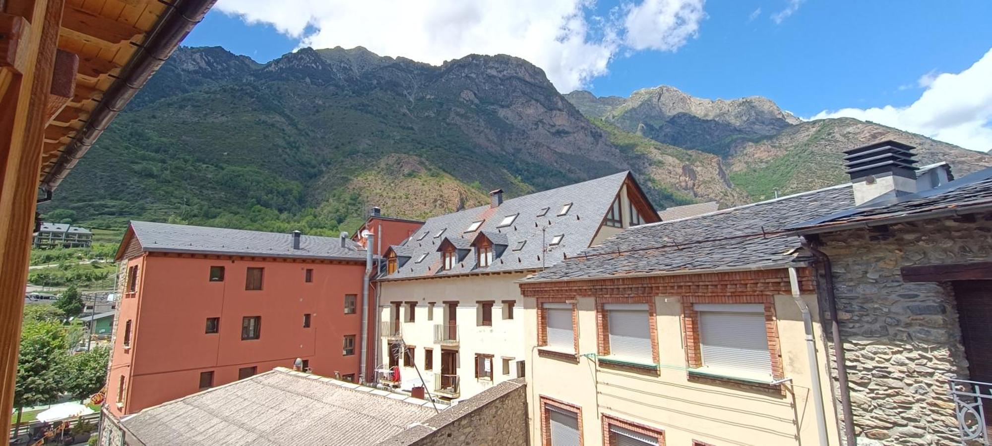 Apartamento El Refugio De Sara Benasque Ngoại thất bức ảnh